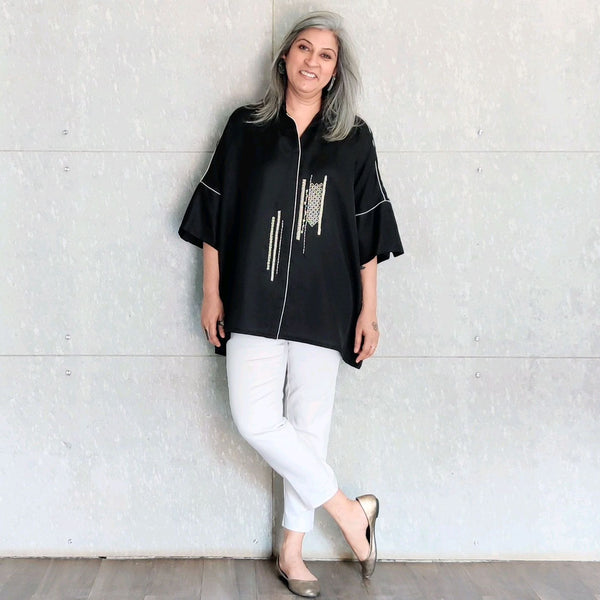 URVI Oversize Shirt - Black with embroidery