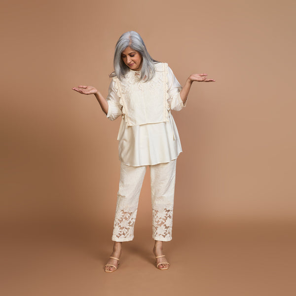 VERA Cutwork Bib 3 Piece Set